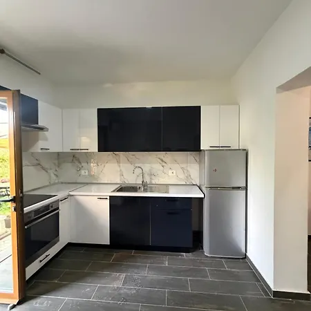 Spacious House With Garden, Terrace And Parking * Vlorë