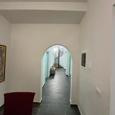 Spacious House With Garden, Terrace And Parking *