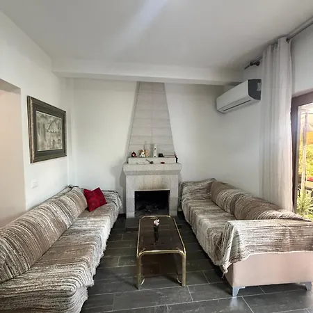 Spacious House With Garden, Terrace And Parking Vlorë