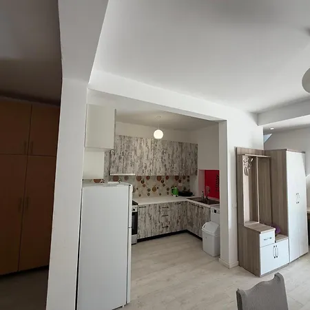 Spacious House With Garden, Terrace And Parking * Vlorë