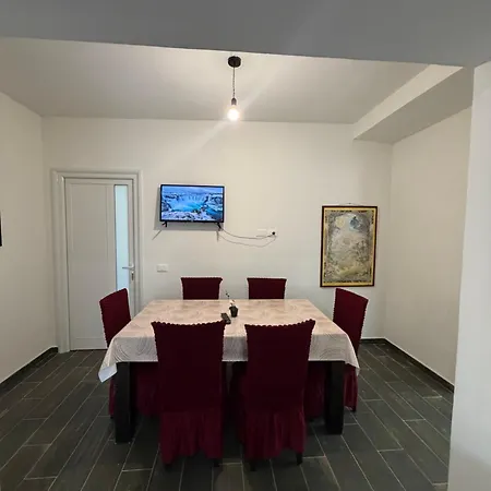 Spacious House With Garden, Terrace And Parking * Vlorë