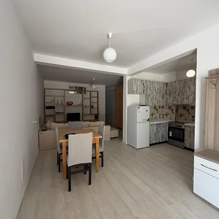 Spacious House With Garden, Terrace And Parking Vlorë