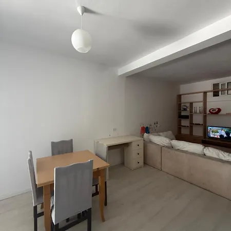 Spacious House With Garden, Terrace And Parking