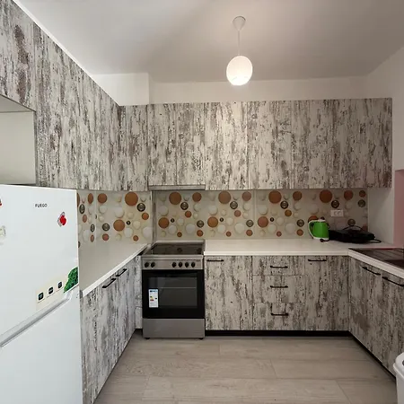 Spacious House With Garden, Terrace And Parking Vakantiehuis Vlorë